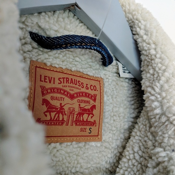 NWT! LEVI'S Original sherpa trucker denim jacket - Picture 5 of 8